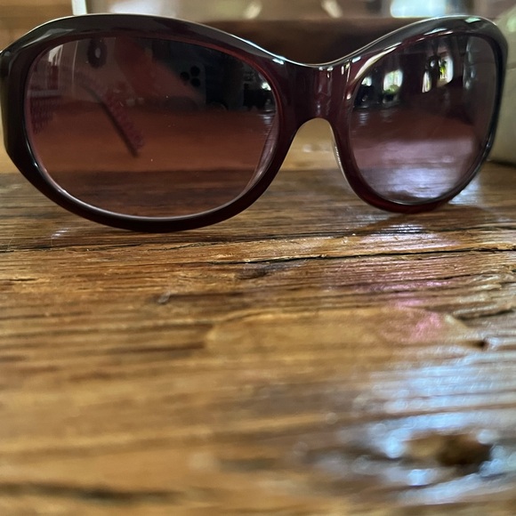 COACH SUNGLASSES BURGANDY “Susie” with pink accent - Picture 5 of 16